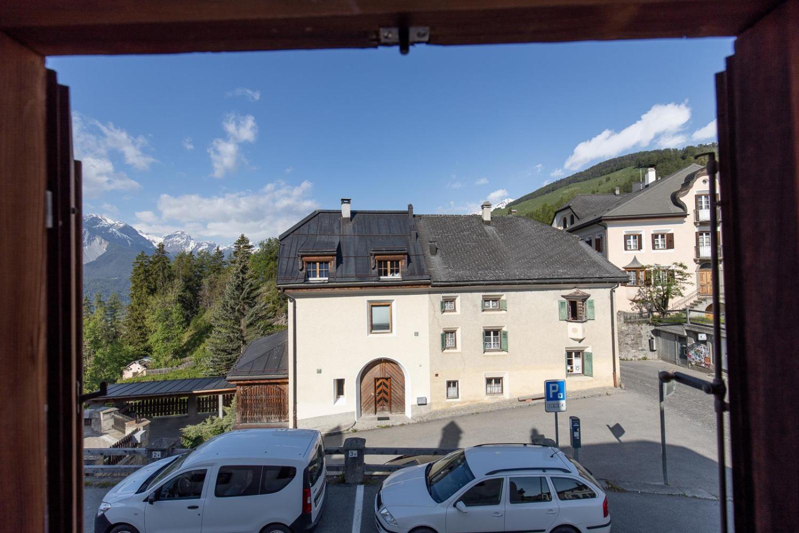 Chasa Tredeschin Apartment Scuol Exterior photo