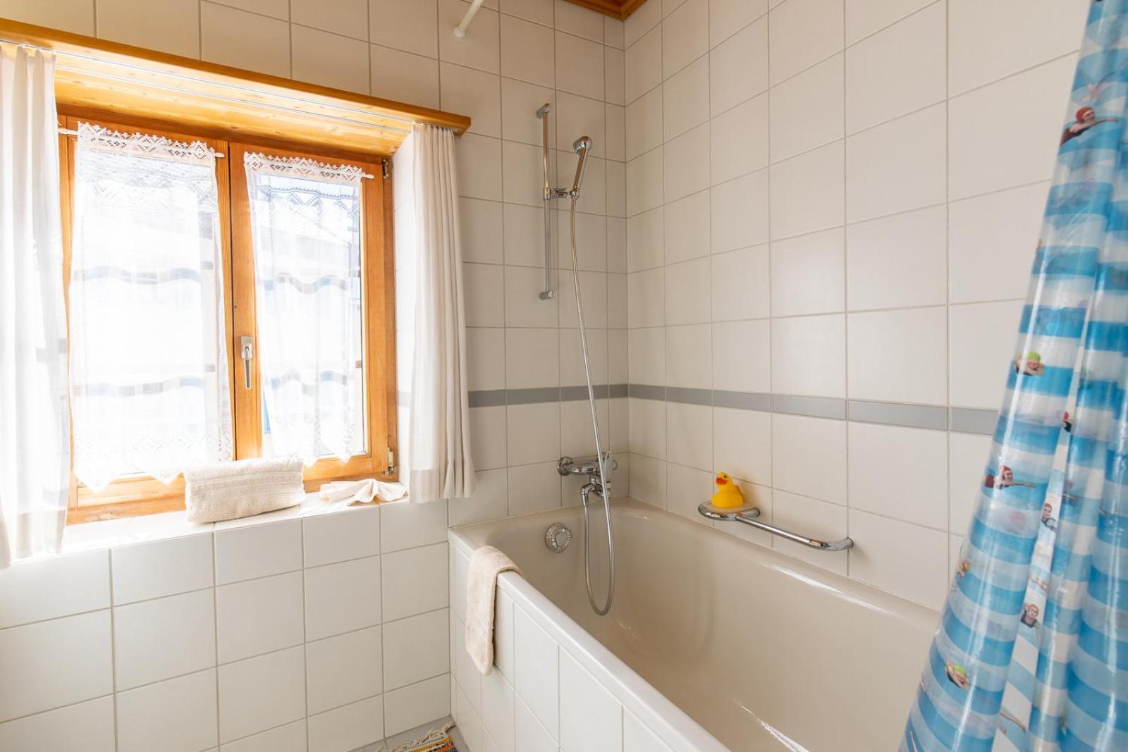 Chasa Tredeschin Apartment Scuol Exterior photo
